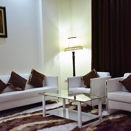 Hotel Blue Sapphire Дар ес Саалам Екстериор снимка