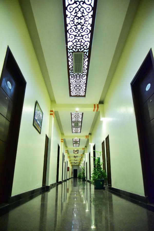 Hotel Blue Sapphire Дар ес Саалам Екстериор снимка