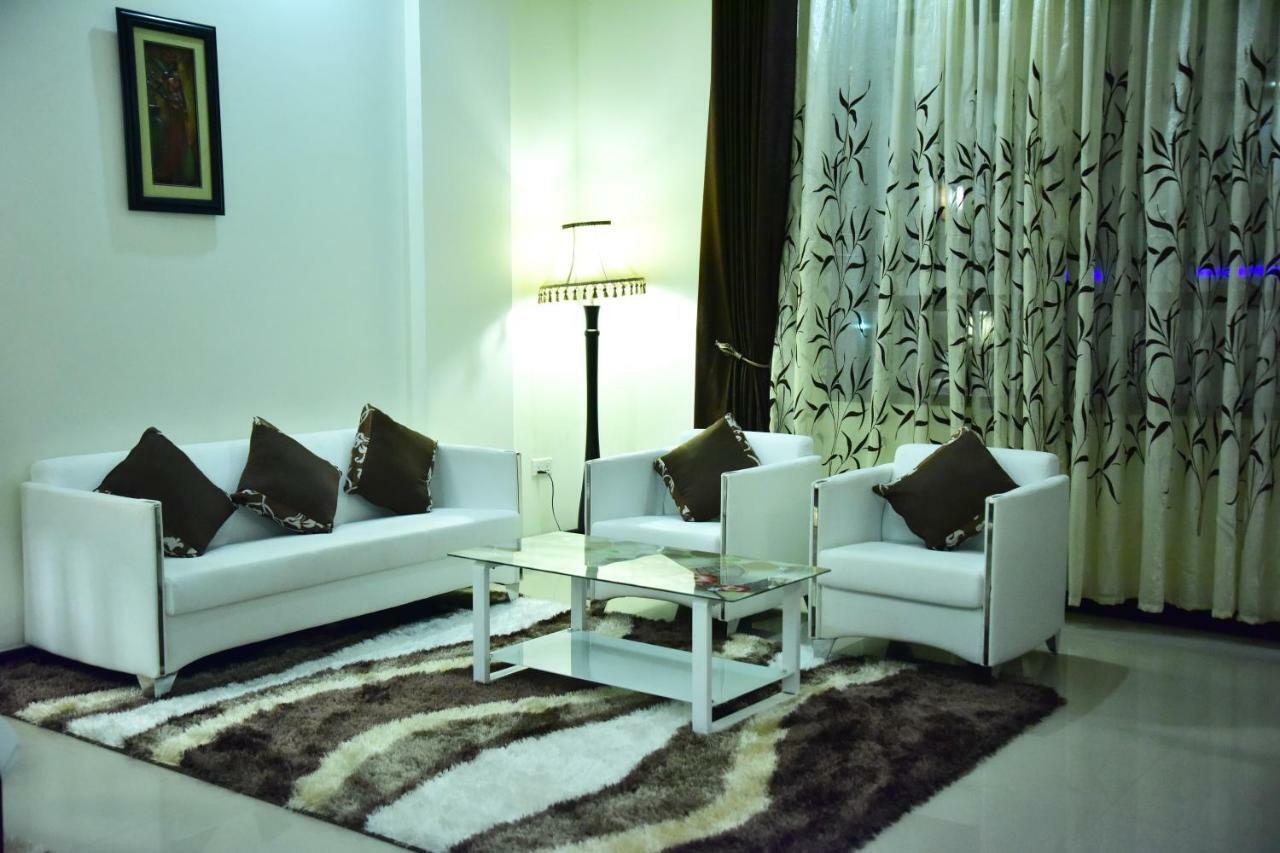 Hotel Blue Sapphire Дар ес Саалам Екстериор снимка